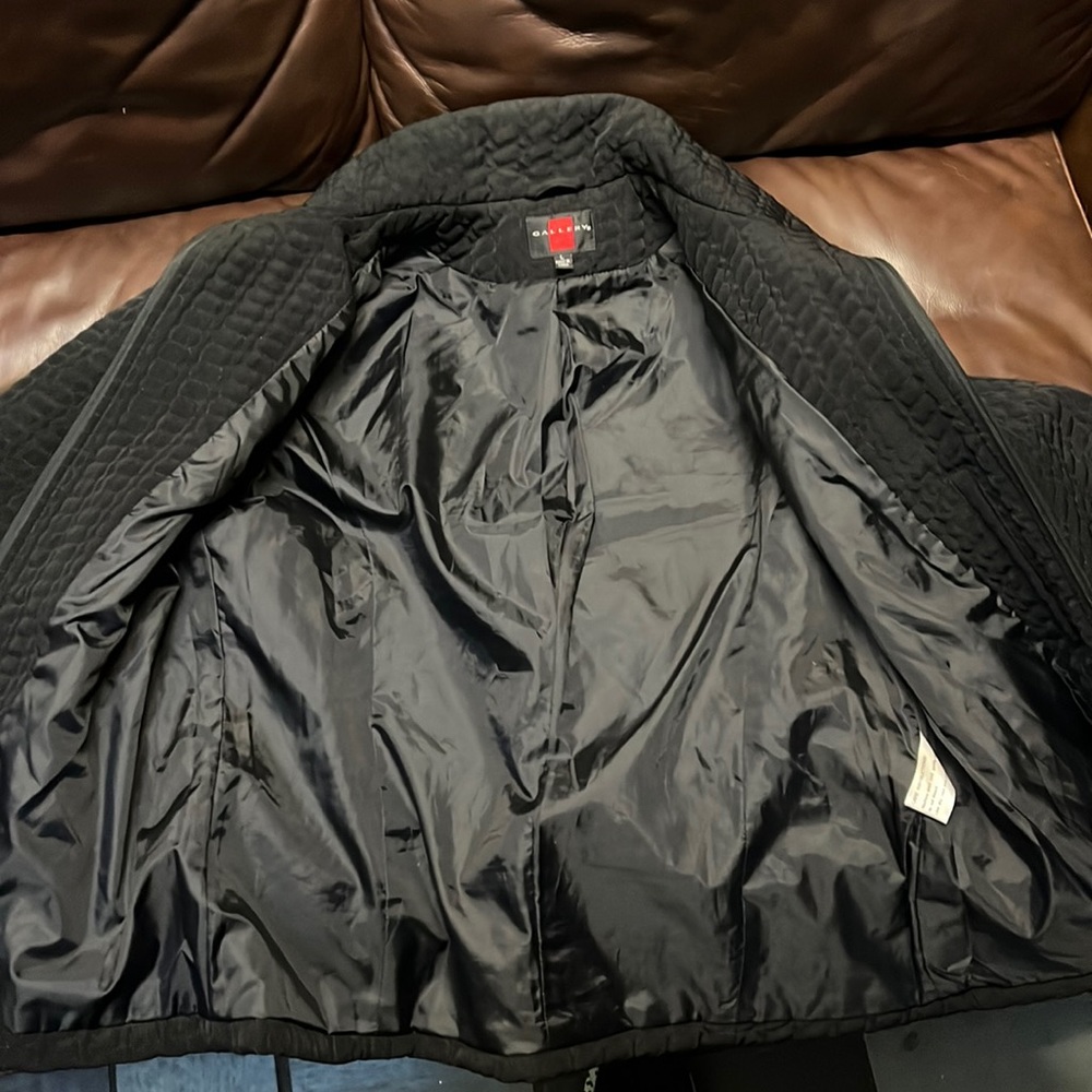 Used Gallery jacket size large color black